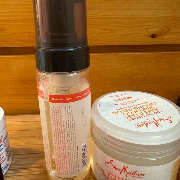 Carol’s Daughter, Shea Moisture, Egyptian Magic, Archipelago & More! - Picture 4 of 9